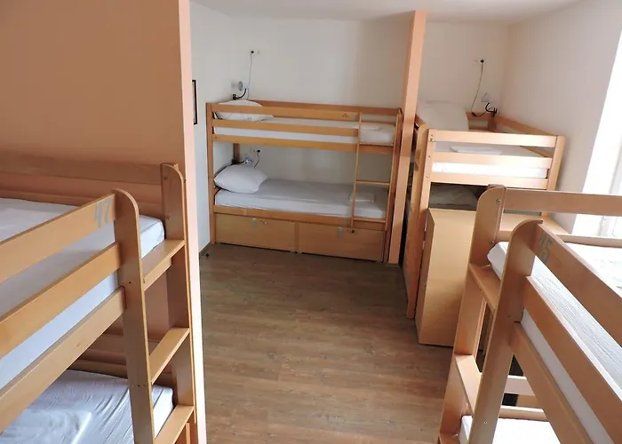 Marina Hostal *