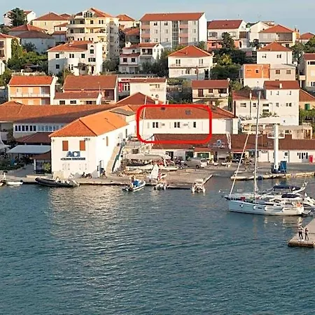 Marina Hostel *