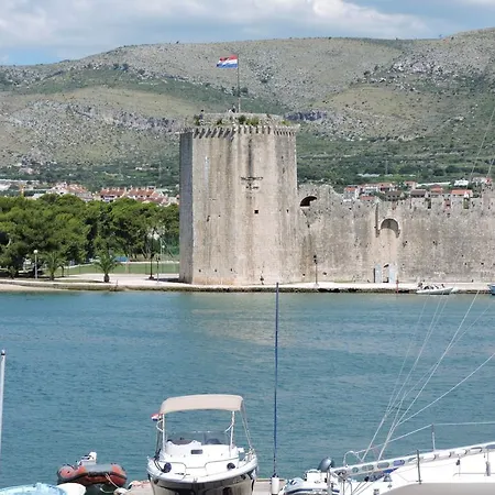 Vandrarhem Marina Trogir